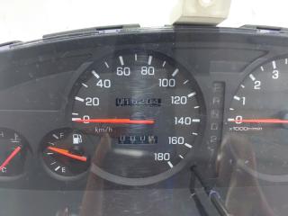 Спидометр NISSAN SKYLINE R33 25U01 2 ракурс Спидометр NISSAN SKYLINE R33 25U01 2 ракурс