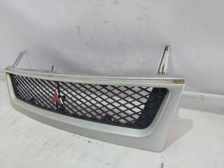 Решетка радиатора MITSUBISHI MIRAGE DINGO CQ2A MR416205/6 3 ракурс