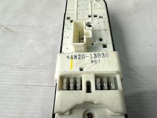 Блок упр. стеклоподьемниками правый передний TOYOTA SPRINTER CARIB AE111 84820-13030 2 ракурс