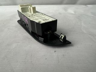 Блок упр. стеклоподьемниками правый передний TOYOTA SPRINTER CARIB AE111 84820-13030 5 ракурс