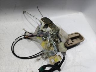 Замок двери правый передний TOYOTA HARRIER SXU15 2 ракурс