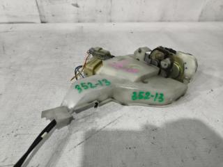 Замок двери правый задний TOYOTA HARRIER SXU15 2 ракурс