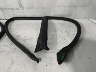 Уплотнительная резинка TOYOTA VISTA SV30 4 ракурс