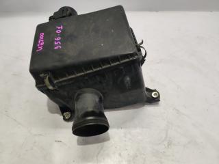 Корпус воздушного фильтра TOYOTA LAND CRUISER UZJ100 22204-75020 2 ракурс