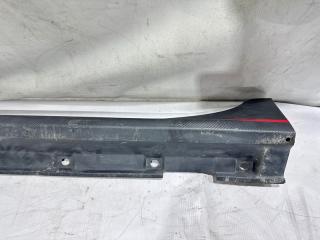 Накладка на порог SUZUKI SWIFT ZC33S 77211-68R0 5 ракурс