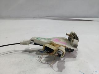 Замок двери левый задний TOYOTA HARRIER MCU10 3 ракурс