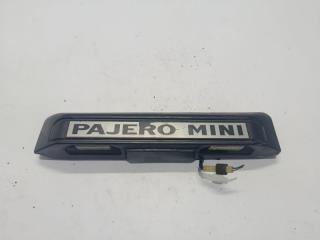 Фото запчасти накладка 5-й двери MITSUBISHI PAJERO MINI контрактная запчасть Запчасть накладка 5-й двери MITSUBISHI PAJERO MINI