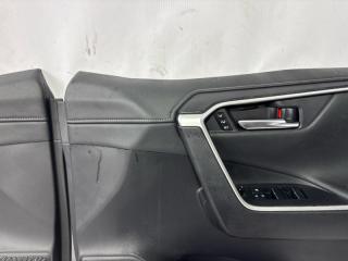 Обшивка дверей передняя TOYOTA RAV4 AXAH54 5 ракурс