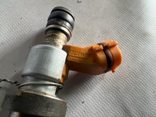 Инжектор TOYOTA BREVIS JCG11 2JZ-FSE 2325046140 3 ракурс