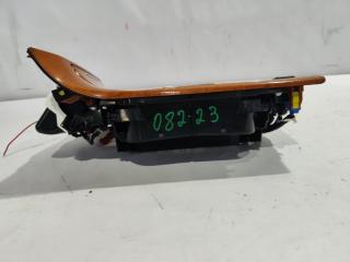 Консоль кпп TOYOTA CROWN MAJESTA UZS186 2 ракурс Консоль кпп TOYOTA CROWN MAJESTA UZS186 2 ракурс