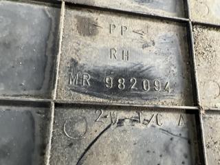 Защита бампера правая передняя MITSUBISHI AIRTREK CU2W MR982094 3 ракурс