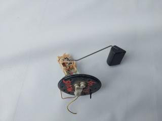 Датчик уровня топлива TOYOTA HARRIER MCU10 2 ракурс