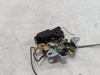 Замок багажника TOYOTA CROWN JZS141 4 ракурс Замок багажника TOYOTA CROWN JZS141 4 ракурс