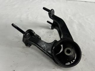 Подушка двигателя задняя TOYOTA IPSUM ACM21 2 ракурс Подушка двигателя задняя TOYOTA IPSUM ACM21 2 ракурс