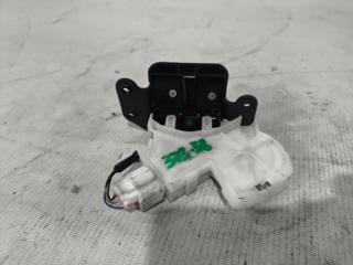 Замок 5-й двери TOYOTA NOAH ZWR80 4 ракурс