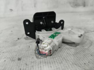 Замок 5-й двери TOYOTA NOAH ZWR80 5 ракурс