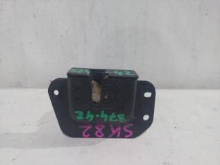 Замок 5-й двери MAZDA BONGO SK82 2 ракурс