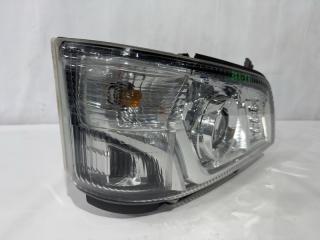 Фара правая HINO DUTRO XZU605 37-25 2 ракурс Фара правая HINO DUTRO XZU605 37-25 2 ракурс