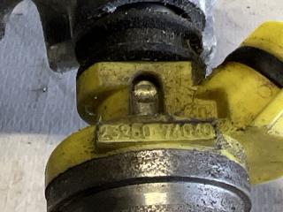 Топливная рейка TOYOTA CARINA ED ST202 3S-FE 23250-74040 2 ракурс