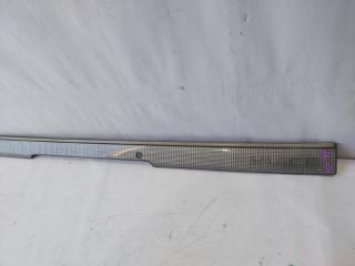 Стоп-вставка TOYOTA HIACE KZH106 76845-26020 3 ракурс