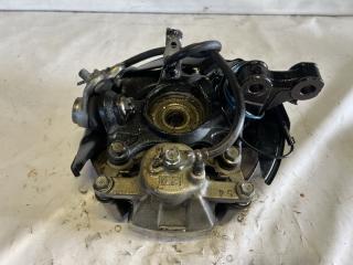Ступица левая передняя TOYOTA COROLLA AXIO NZE141 1NZ-FE 5 ракурс Ступица левая передняя TOYOTA COROLLA AXIO NZE141 1NZ-FE 5 ракурс