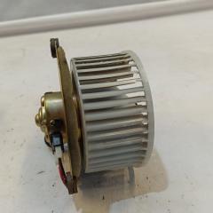 Мотор печки задний MAZDA BONGO FRIENDEE SGEW 3 ракурс Мотор печки задний MAZDA BONGO FRIENDEE SGEW 3 ракурс