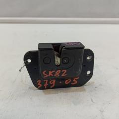 Замок 5-й двери MAZDA BONGO SK82MN 2 ракурс