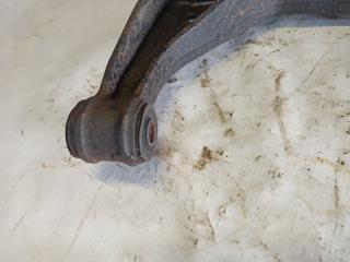 Рычаг правый передний SUZUKI ESCUDO TD11W 4 ракурс