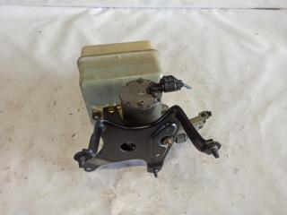 Насос гидроподвески TOYOTA LAND CRUISER UZJ100 2UZ-FE 3 ракурс
