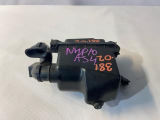 Корпус воздушного фильтра TOYOTA AQUA NHP10 1 ракурс