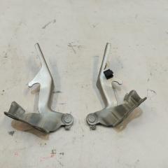 Петля капота TOYOTA VOLTZ ZZE138 2 ракурс