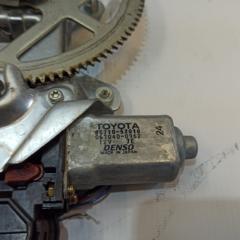 Стеклоподъемник правый передний TOYOTA VITZ SCP13 4 ракурс