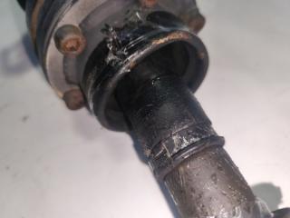 Карданный вал TOYOTA KLUGER V MCU25 1MZ-FE 5 ракурс