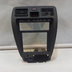 Консоль магнитофона TOYOTA HILUX SURF RZN185 1 ракурс