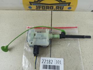 Запчасть активатор лючка бензобака Volvo V70 2008