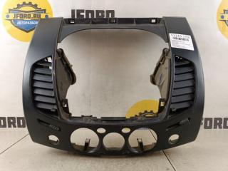 Накладка на торпеду Mitsubishi L200 2009