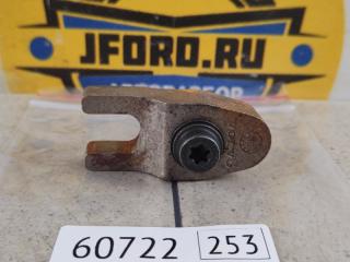 Кронштейн форсунки Volvo XC90 2018 контрактная Кронштейн форсунки Volvo XC90 2018