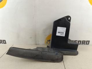 Дефлектор радиатора правый Ford Kuga 2010