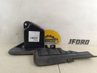 Дефлектор радиатора левый Ford Kuga 2010