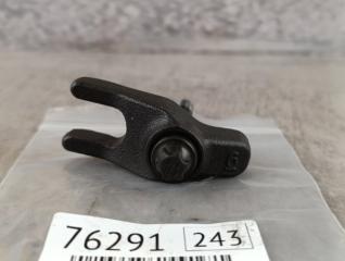 Кронштейн форсунки Hyundai Santa Fe 2018 контрактная Кронштейн форсунки Hyundai Santa Fe 2018