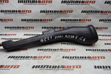 Запчасть патрубок воздухозаборника Opel Astra H 2007