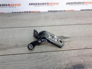 Фото запчасти петля двери нижняя задняя левая Opel Astra J 2014 контрактная запчасть Запчасть петля двери нижняя задняя левая Opel Astra J 2014