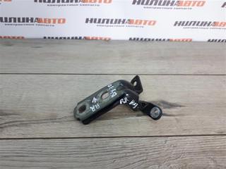 Фото запчасти петля двери нижняя задняя правая Opel Astra J 2014 контрактная запчасть Запчасть петля двери нижняя задняя правая Opel Astra J 2014