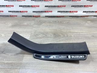 Запчасть накладка на порог салона задняя правая Suzuki Grand Vitara 2012