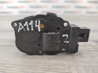 Запчасть моторчик заслонки печки Mercedes W204 2011