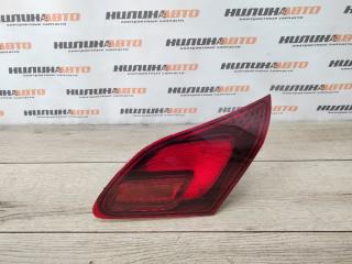 Фото запчасти фонарь в крышку багажника правый Opel Astra J 2010 контрактная запчасть Запчасть фонарь в крышку багажника правый Opel Astra J 2010