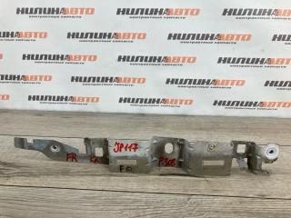 Запчасть кронштейн крыла передний правый Peugeot 308 2011