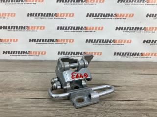 Запчасть петля двери нижняя задняя правая Volkswagen Golf 6 2011