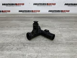 Фото запчасти фланец системы охлаждения Peugeot 308 2011 контрактная запчасть Запчасть фланец системы охлаждения Peugeot 308 2011