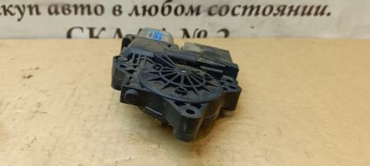 Моторчик стеклоподъемника задний левый Ceed Моторчик стеклоподъемника задний левый Ceed